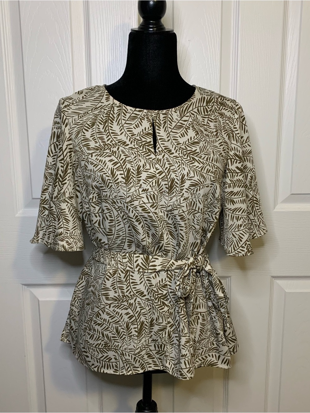 Liz Claiborne Leaf Pattern Blouse